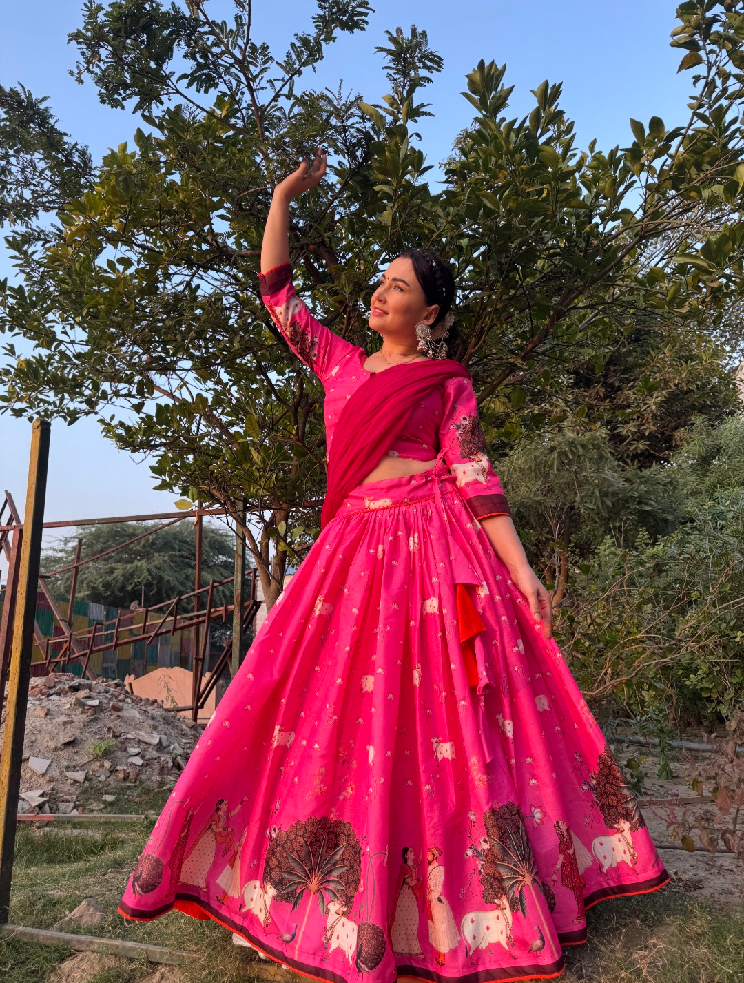 Vrindavan Lila Gopi Dress. Rani pink 